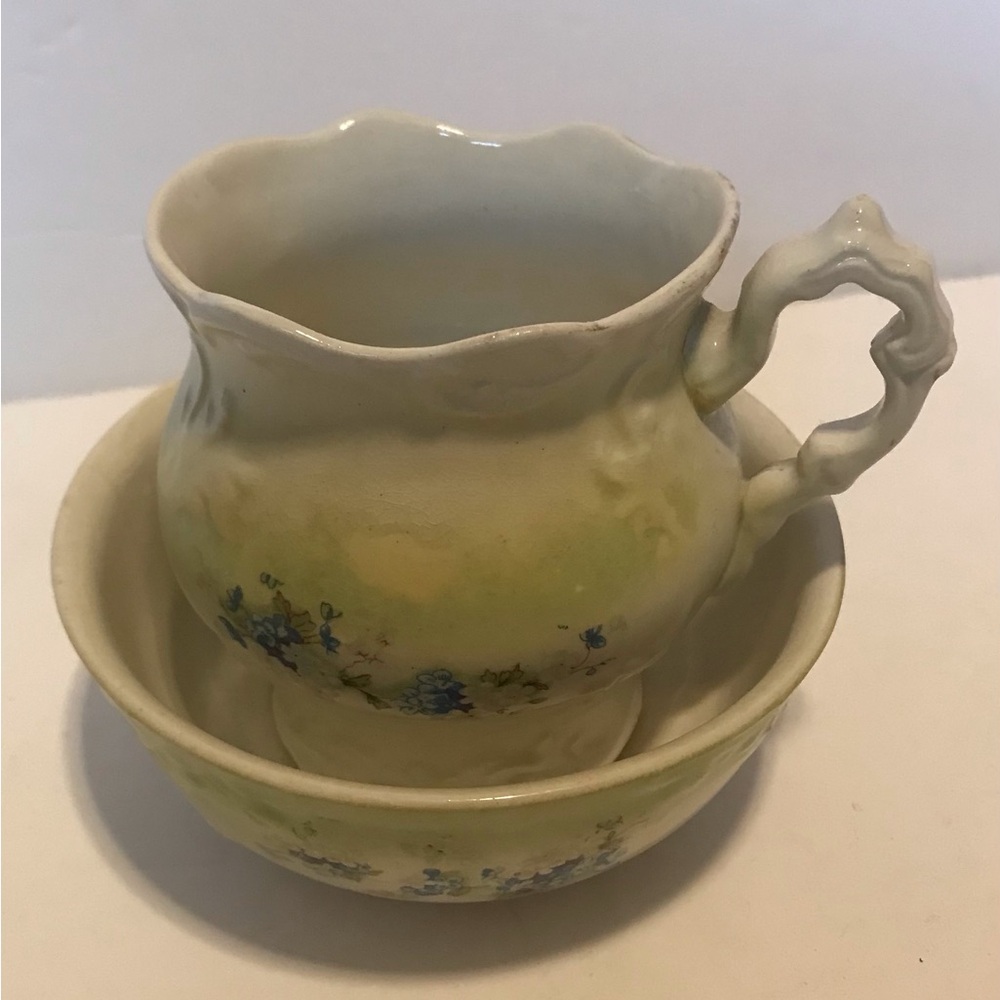 Royal Burgess & Co Miniature Pitcher And Bowl 5”